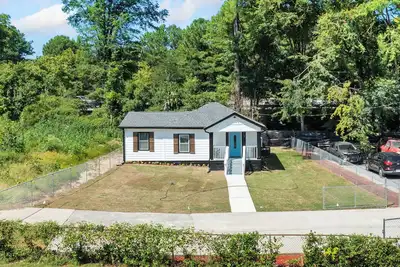 Image de 3-bedroom house in lovely Hot Atlanta with cool Ac