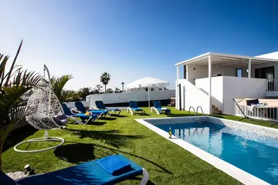 Image de \"Vista Mare\" – Villa de luxe en bord de mer