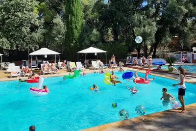 Image de Camping 4 étoiles - Piscine  - ccbficg