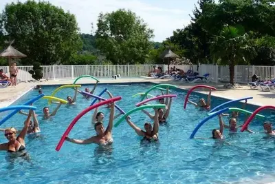 Image de Camping 3 étoiles - Piscine  - ccbg0de