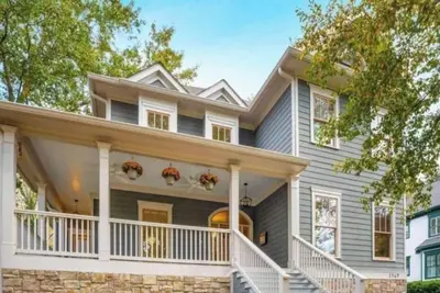 Image de 5br Candler Park Home • Sleeps 12 • Direct Marta to Stadium • Walk to L5p