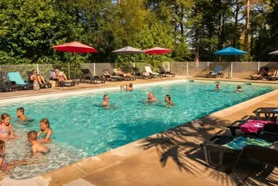 Image de Camping 3 étoiles - Piscine  - ccbg0ih