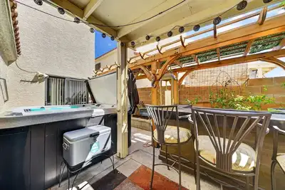 Image de Cozy 3br Retreat w/ Spa in Green Valley Area