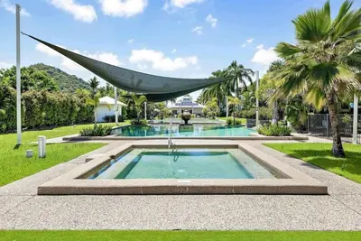 Image de Trinity Beach Bliss Experience Tropical Living