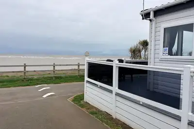 Image de Stunning 4 berth lodge with full sea views in Suffolk ref 68031cr