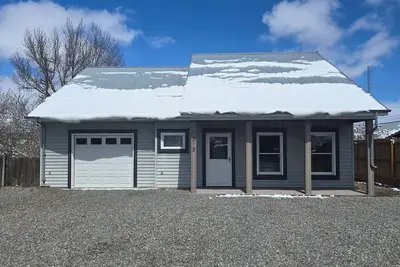 Image de 4 King beds, 3 bunk beds, perfect family getaway close to downtown Cody.