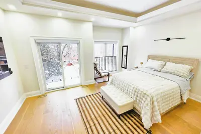 Image de Luxury Premium 4br Home | Free Parking | Near Downtown Toronto