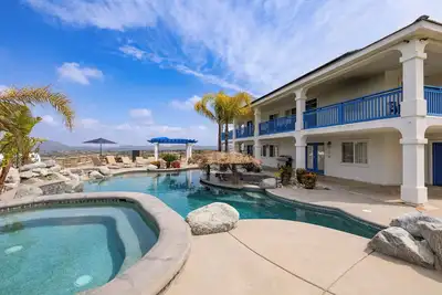 Image de Saltwater Pool + Game Room + Hot Tub | Wine Country | Le Grand Bleu + Casita