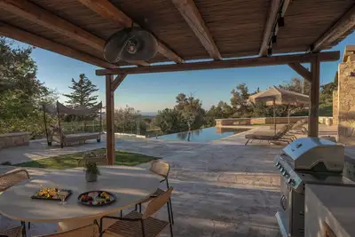 Image de Sunny Villa-Earthen Stone Gem by etouri