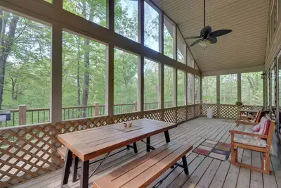 Image de 3 Mi to Marina on Dale Hollow Lake! Cabin Getaway