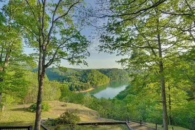 Image de Panoramic Lake Views! Dale Hollow Lake Cabin