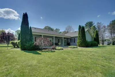 Image de 4 Mi to Dale Hollow Lake! Countryside Retreat