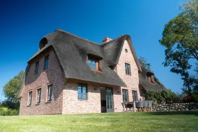 Image de Bontje Hus Archsum on Sylt: Luxury vacation home with sauna and garden
