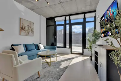 Image de Trendy NoLibs 1br Near City Spots | Sleeps 4