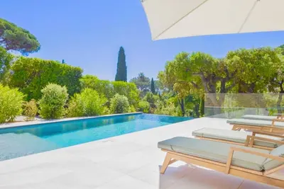 Image de Villa de luxe dans le Golf de Saint-Tropez\nA 200 m de la plage