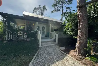 Image de Adorable Estero Cottage - Heated Pool/Spa - Sauna