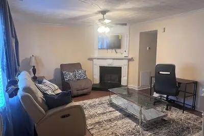 Image de 2br Townhome Near Hospitals Free Parking Wi-Fi