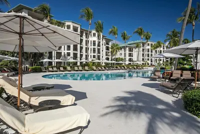 Image de 3br Ritz-Carlton Club, St. Thomas. June 20-27. Hotel amenities. Triple the space