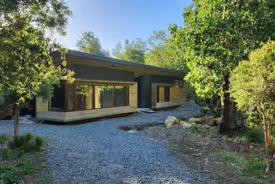 Image de Casa Mallín Alto Biobío: nature, mountain, rest in the forest and pet friendly.
