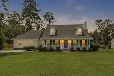Image de Huge Family Reunion, Perfect Masters Home, Established, and Quiet Neighborhood