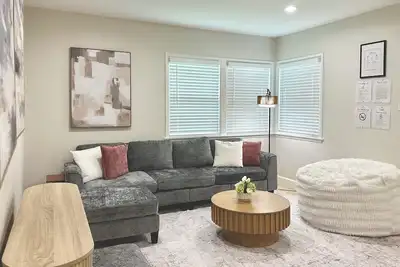 Image de 3b2b Luxury Riverside Retreat - Near Ucr, Cus, Downtown, Historic Park & More