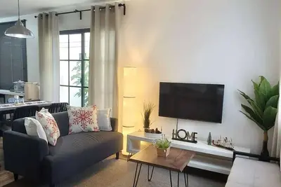 Image de Cozy Scandi-Industrial House - Perfect for Family