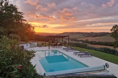 Image de Le Peyroutet: Rénovation de Luxe, Piscine et Calme Absolu