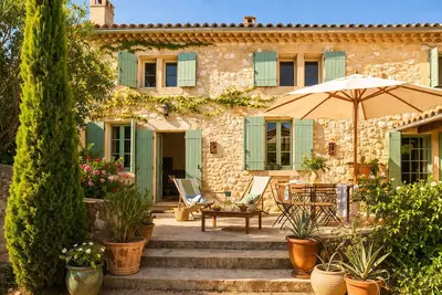 Image de Maison de charme avec jardin proche Uzes-6 personnes