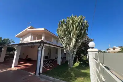 Image de Seaside villa with patio, just 250 m / 3 minute walk to the beach