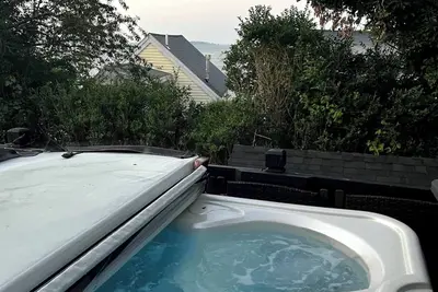 Image de Ocean View Close to Stadium & Boston with Hot Tub