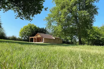 Image de Maison de campagne avec étangs
