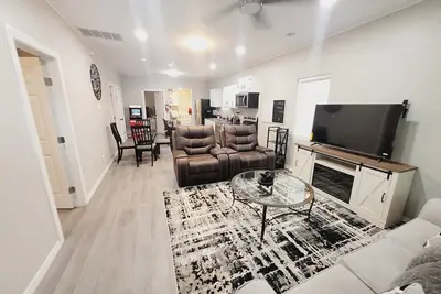 Image de 3-bedroom house near Downtown Tulsa with a fence in playground