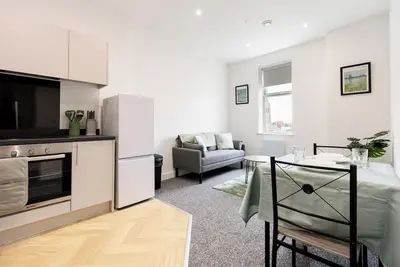 Image de Central Apartment, Ideal for Couples, Sleeps 4
