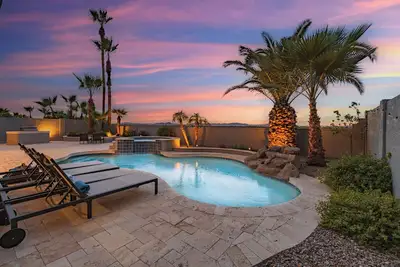 Image de Spacious 4-bedroom house with breathtaking sunset views and a pool in Maricopa.
