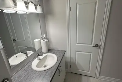 Image de Cozy Private Studio in Ottawa Near Kanata-Quiet & Affordable stay (Up to 4)