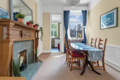 Image de Edinburgh 3-bedrooms Traditional Apartment on Marchmont