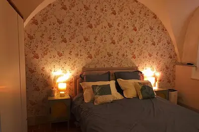 Image de Cœur de ville - appartement voûté, charme et cosy