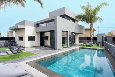 Image de Villa Musafir with a private pool and jacuzzi