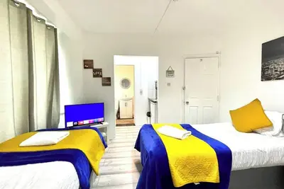 Image de Studio Apartment Ensuite, Kitchenette, Parking, Fast WiFi near Redbridge Station