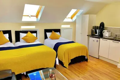 Image de Studio flat en-suite, Kitchenette, Parking, Np7