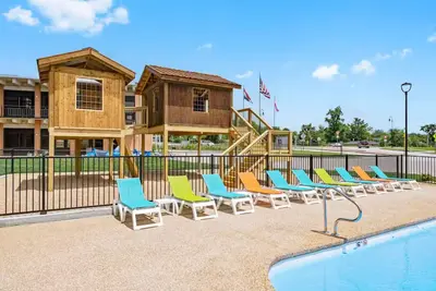 Image de Scenic Branson 2br Condo Sleeps 6 w/ Patio, Pools & Fitness Center
