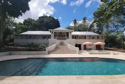 Image de Canboulay - Luxury 5br Villa in Mt. Irvine