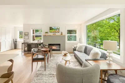 Image de Family House w/ Creek, Fire pit & Yoga Deck
