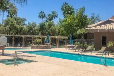 Image de Kierland Condo | Pool, Gym & Walk to Shops