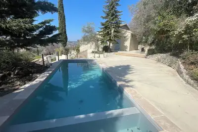 Image de Villa En Provence Au Calme Avec Piscine