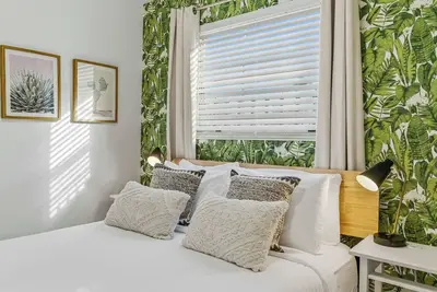 Image de Grove27-1 | stay near Miami's chic neighborhood