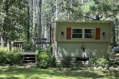 Image de Nice 2-bedroom mobile home with Ac in quaint Friendship