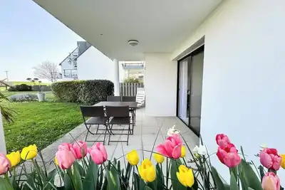 Image de Bel appartement face à la mer – Terrasse et jardin