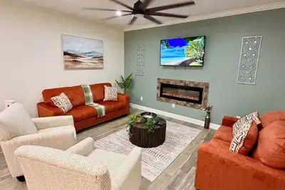 Image de Family-Friendly Home w/ Private-Parking | Near Nrg