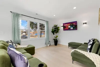 Image de Elegant 4br Lakefront Retreat-Ready For Long-Stay